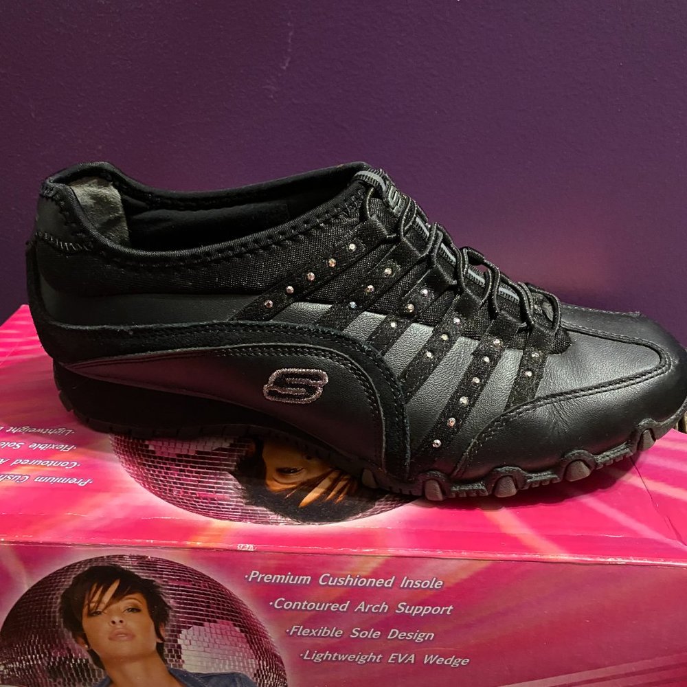 Sketchers Sassies in Black Size 8.5 - Picture 2 of 6